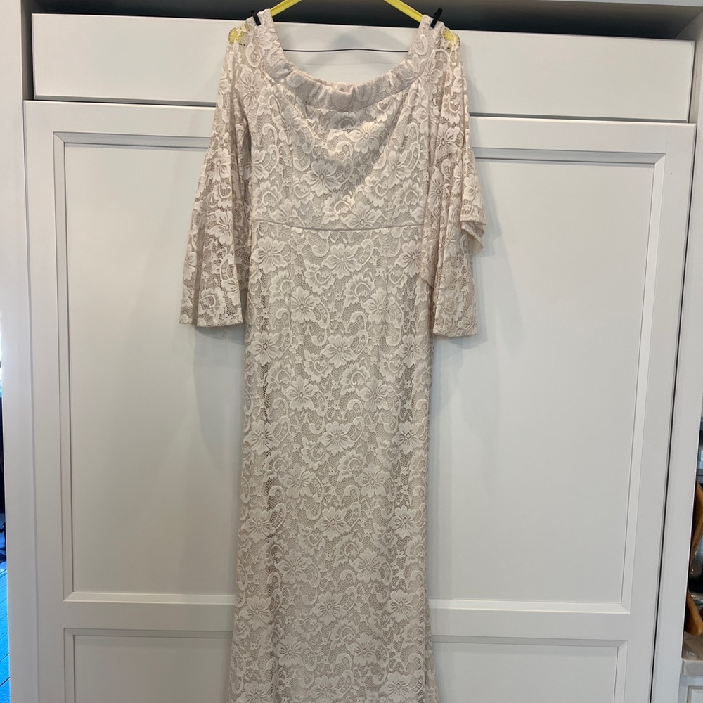 Elegant Cream Lace Dress
